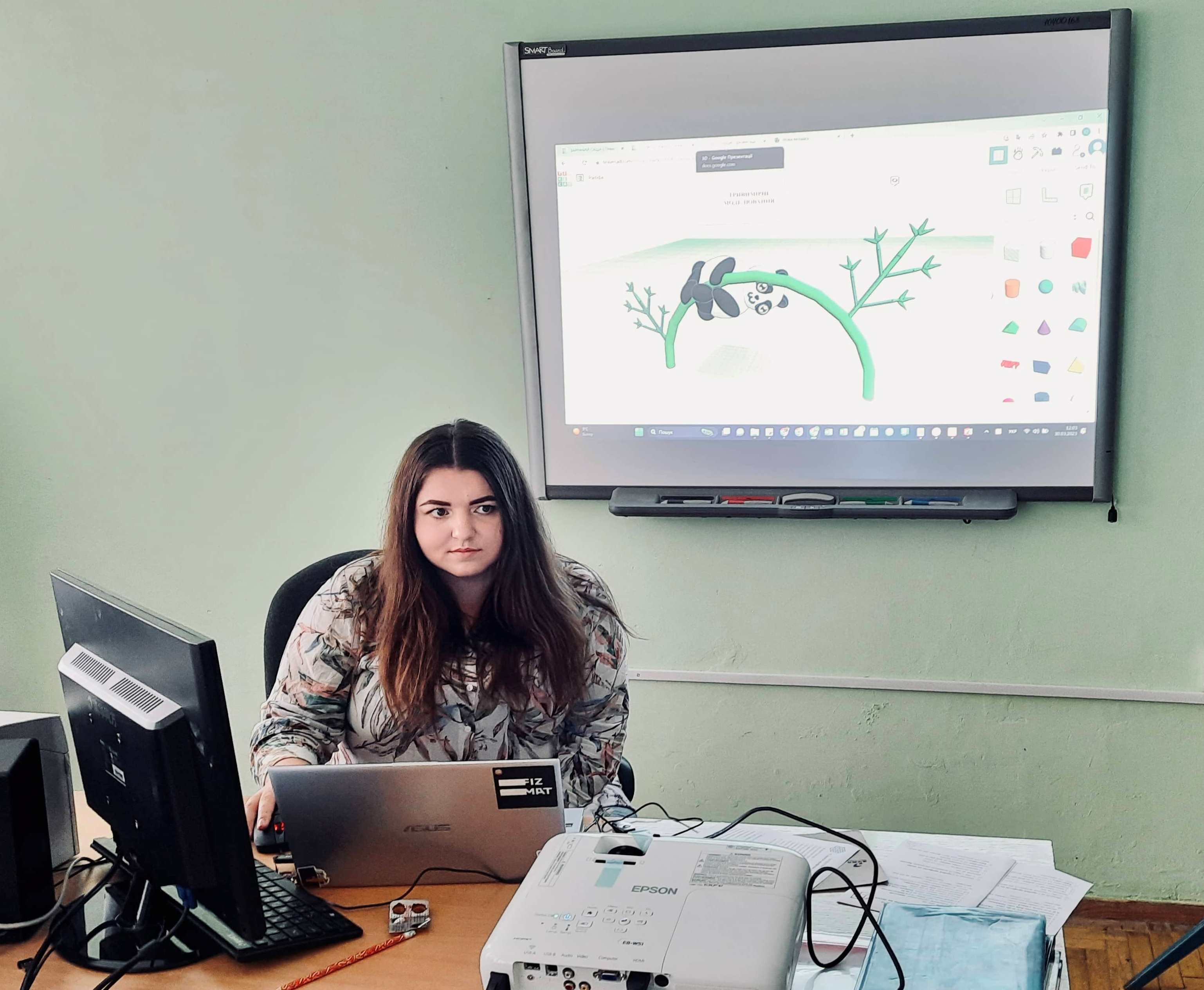 Мартіна Повк - магістрантка спеціальності Середня освіта. Інформатика, коуч STEM-майстерні